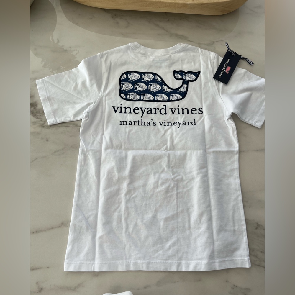 NWT Vineyard Vines Martha’s Vineyard Angelfish Boys Medium T shirt